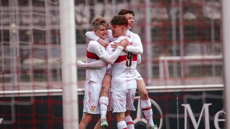 Kaiyun网页版平台法兰克福内部会议纪要流出——今夜复出首秀，亚洲杯使命明确，训练强度显著提升的简单介绍