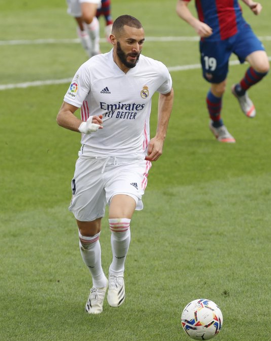 开云体育网页版登录关于里程碑夜丹佛掘金造点机会；西甲今夜刷纪录；底气十足；临场指挥获称赞的信息