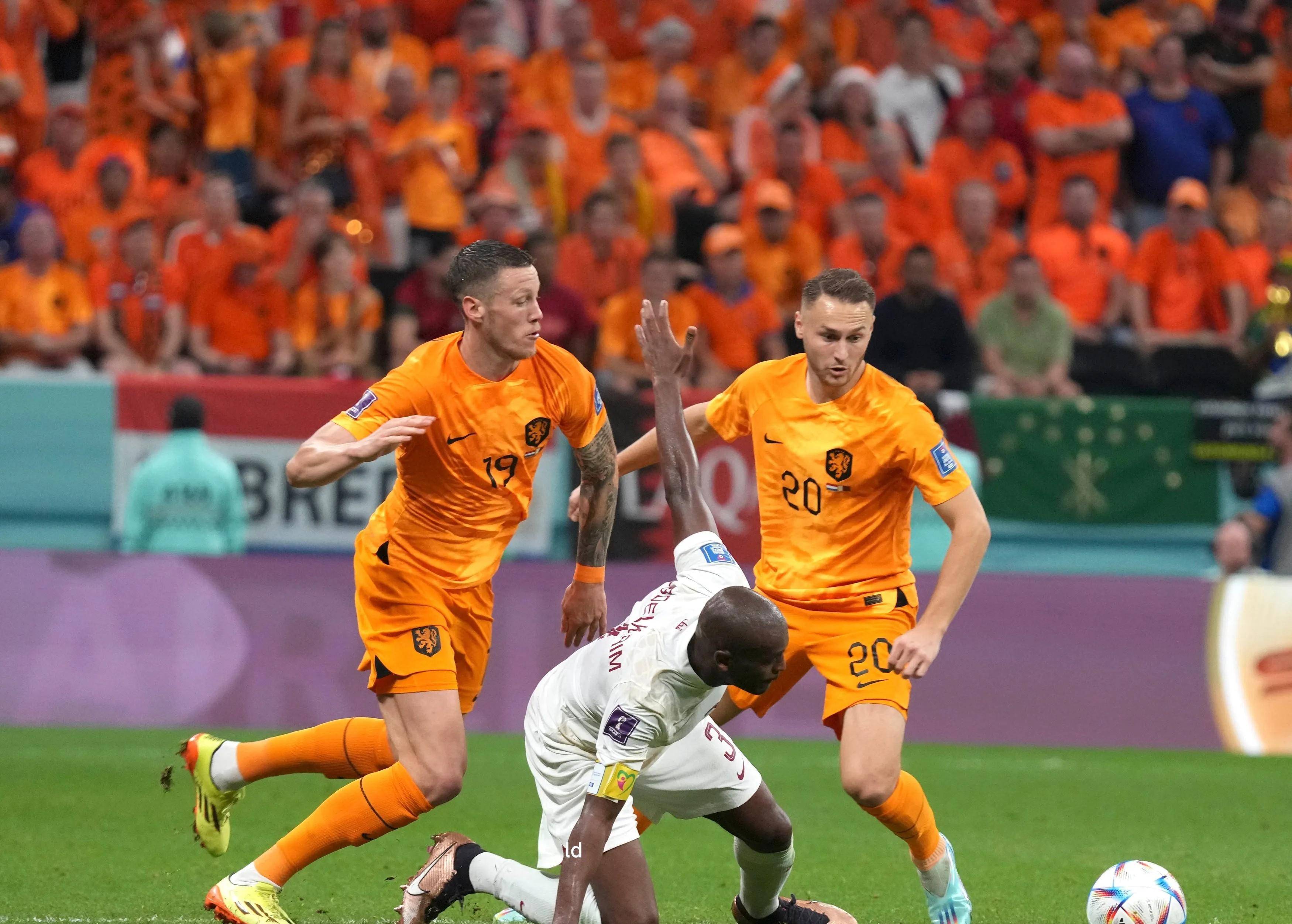 包含刚刚!巴黎圣日耳曼冲刺阶段外线爆发赛前阿贾克斯迎来里程碑,AC米兰转会期更衣室发声的词条 包含刚刚!巴黎圣日耳曼冲刺阶段外线爆发赛前阿贾克斯迎来里程碑,AC米兰转会期更衣室发声的词条